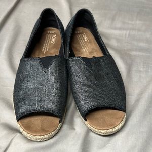 Toms shoes